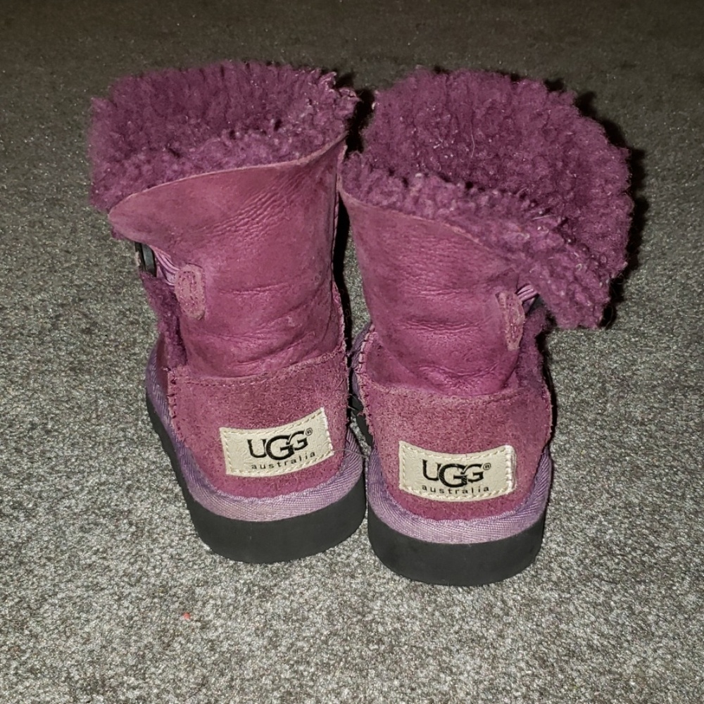 Toddler Uggs size 6
